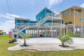 Pet-Friendly Freeport Beach House Walk to Shore